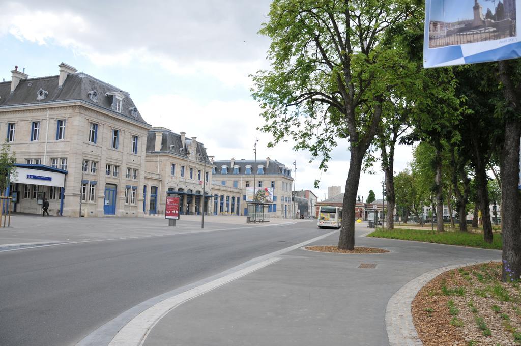 Hôtel De Paris Charleville-Mezieres Exterior foto